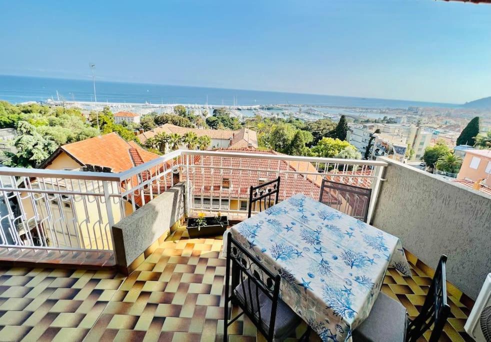 Special Home Vista Mare E Parcheggio Privato San Remo Exterior foto